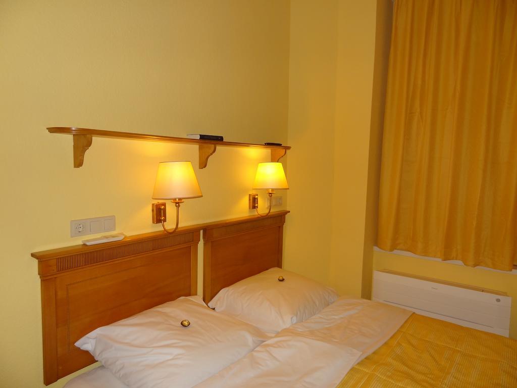 Residence Parliament Budapest Chambre photo