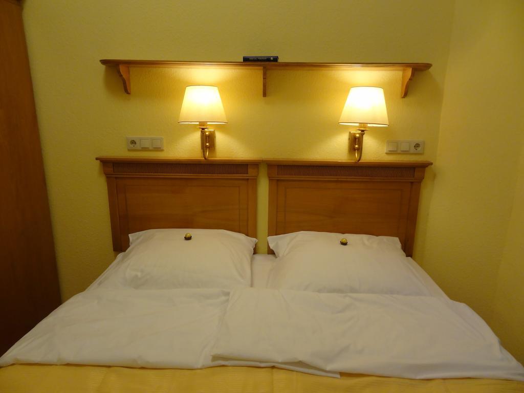 Residence Parliament Budapest Chambre photo