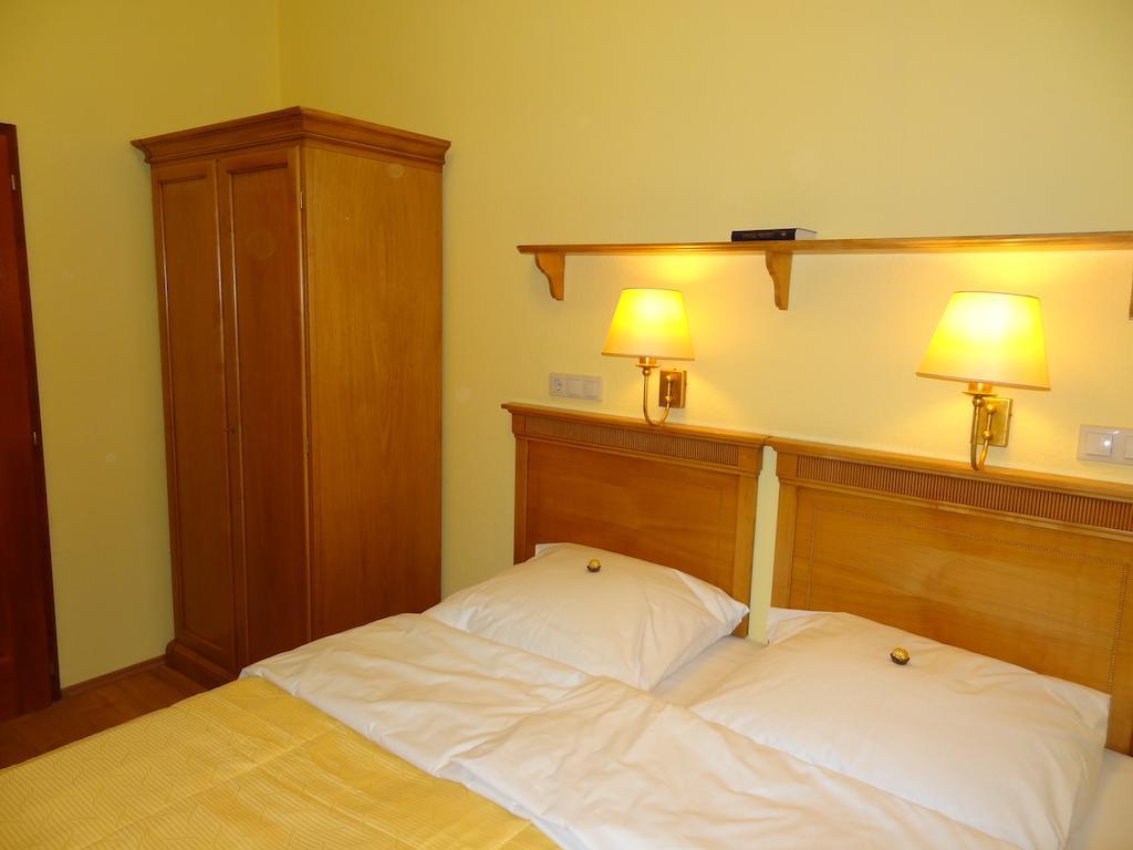Residence Parliament Budapest Chambre photo